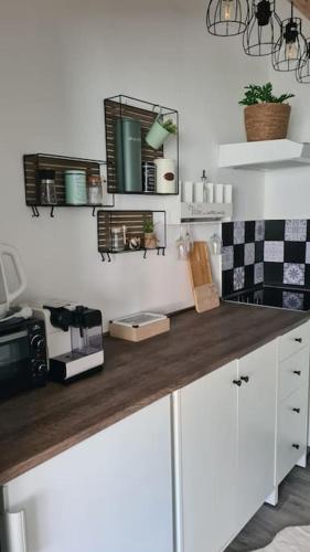 Una cocina o cocineta en Wilhelmshöhe Alle