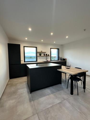 Photo de la galerie de l'établissement Appartement T3 moderne, à Boisset-lès-Montrond