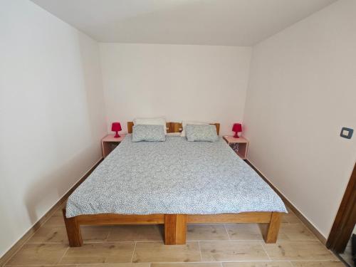 Postel nebo postele na pokoji v ubytování Apartments by the sea Veli Losinj, Losinj - 8031
