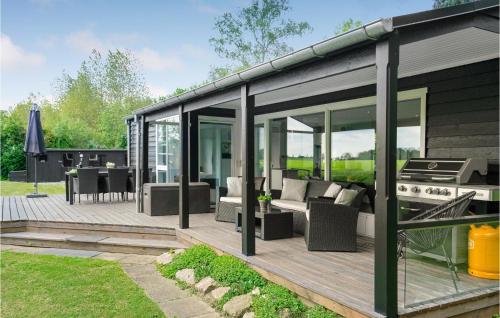 Taman di luar Three-Bedroom Holiday Home In Bogense