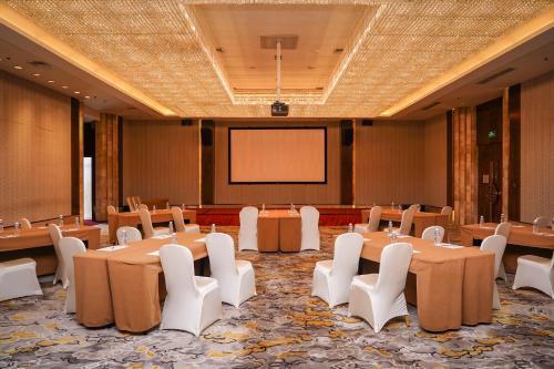 Konferenční prostory v ubytování Crowne Plaza Dalian Sports Center by IHG
