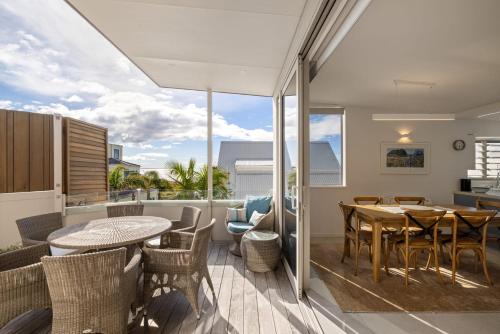 Gallery image of Seascape on Sunbrae with Sea Views in Mount Maunganui
