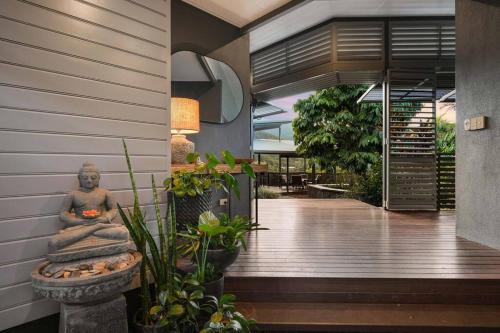 Galería fotográfica de Living On The Edge - A Private Oasis in Paradise en Redlynch