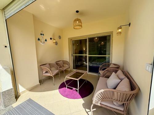 Χώρος καθιστικού στο Stella new chalet with garden next to Marassi & El Alamein