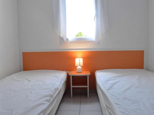 Photo de la galerie de l'établissement Charmant pavillon avec piscine, terrasse arborée, 5 couchages, 700m plage, 500m commerces - FR-1-229B-103, à Narbonne