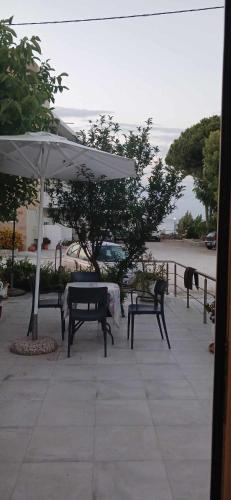 Tsampikas House
