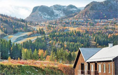 ヘムセダールにあるNice Apartment In Hemsedal With Saunaの山頂家