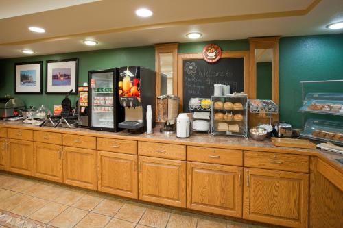 a fast food counter in a fast food restaurant at AmericInn by Wyndham Wetmore Munising in Wetmore