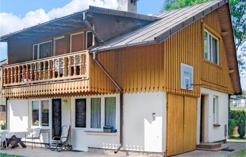 Stunning Home In Rowy With Kitchen