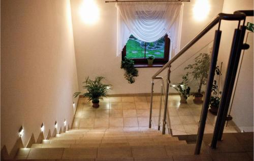 Televisyen dan/atau pusat hiburan di Awesome Apartment In Goscino With Wifi