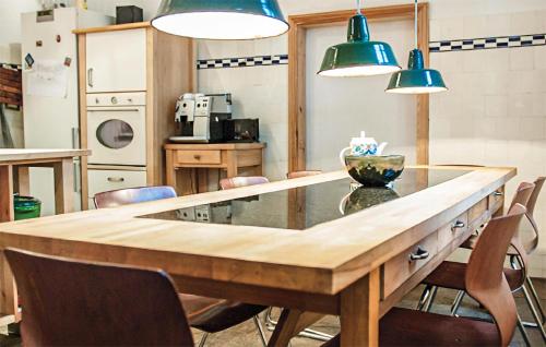 Η κουζίνα ή μικρή κουζίνα στο Lovely Home In Wolin With Wifi