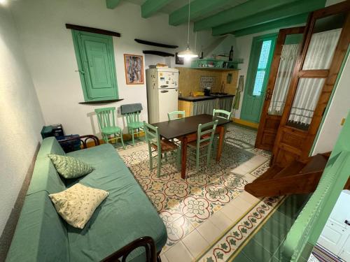 Kuchyň nebo kuchyňský kout v ubytování Facussa house