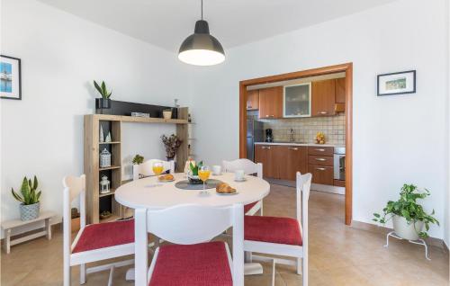 Gorgeous Apartment In Pula With Wifi