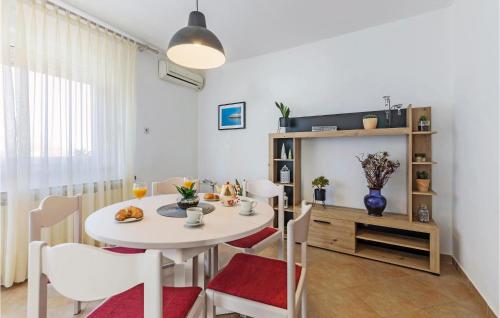 Gorgeous Apartment In Pula With Wifi