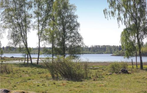 LiatorpにあるHoliday Home Spånghult Älmhultの木の畑
