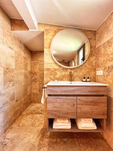 Koupelna v ubytování Boutique Hotel Comtal Empuries