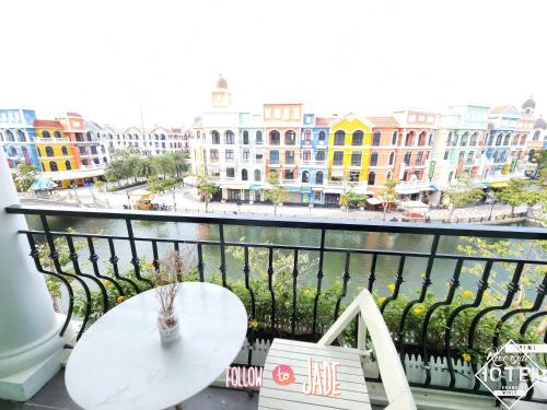 Balkón nebo terasa v ubytování Riverside Mini Hotel Grand World Phu Quoc