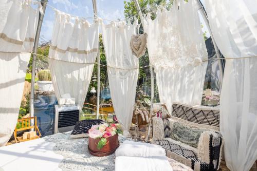 Гостиная зона в Sky Room - Carrara Bubble Room Tuscany Nel ex Convento delle Suore