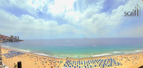 Φωτογραφία από το άλμπουμ του Primera línea de playa- First line Beach σε Μπενιντόρμ