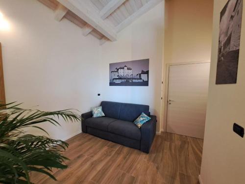 Ruang duduk di La via dei castelli Apartments