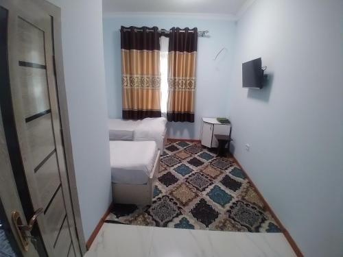 Televisyen dan/atau pusat hiburan di NAU Hotel
