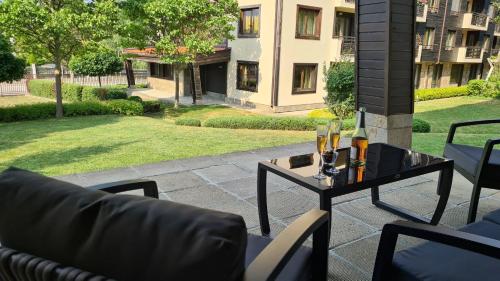 Κήπος έξω από το Pirin Peaks Apartment