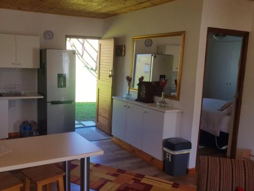 Cliff View Swellendamにあるキッチンまたは簡易キッチン
