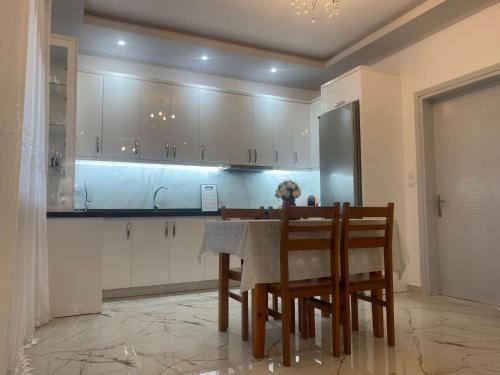 Dapur atau dapur kecil di Villa ROMEO
