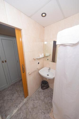 Hostal Virginiaにあるバスルーム