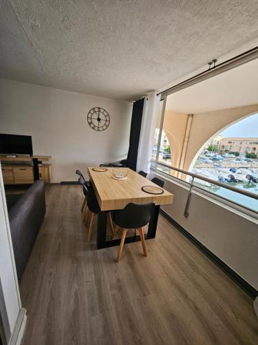studio cabine - Sète - 6personnes - rénové - moderne - en bord de plage avec clim