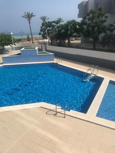 Πισίνα στο ή κοντά στο Superbe appartement face à la mer