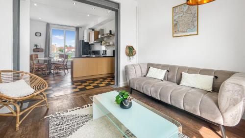 Zdjęcie z galerii obiektu HOMEY COLOC GATSBY - New, parking gratuit, proche gare, Balcons privés, Établissement élégant et moderne w mieście Ville-la-Grand
