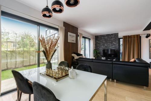 Photo de la galerie de l'établissement Appartement luxueux avec jardin, à Issy-les-Moulineaux