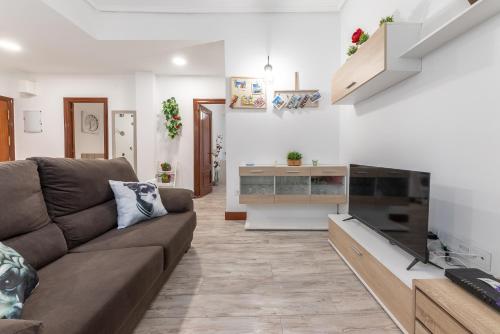 Kampion by People Rentals