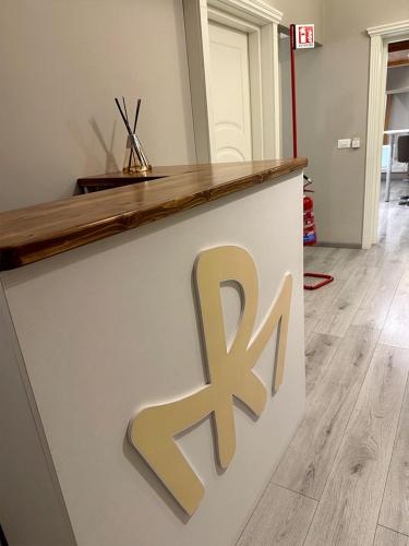 a counter with a x sign on it in a room at La Maison Du Relaxment in Foggia