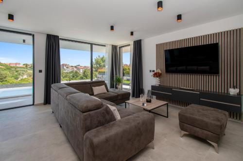 Villa Infinity Gem mit beheizbarem Pool in Medulin, Istrien - by Istrabook