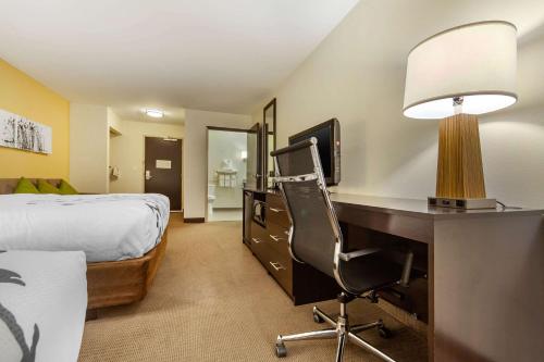 TV o dispositivi per l'intrattenimento presso Sleep Inn & Suites Fargo Medical Center