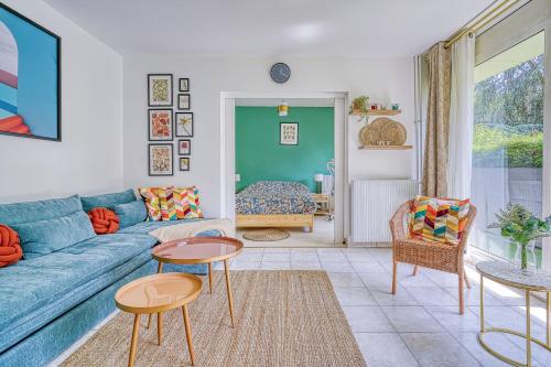Ruang duduk di Hana Home 2 chambres Bougival parking privé proche A86