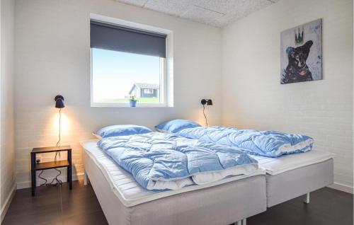 Ένα ή περισσότερα κρεβάτια σε δωμάτιο στο Nice Home In Faaborg With Kitchen