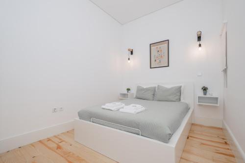 Host Wise - Sunny Downtown Apartment