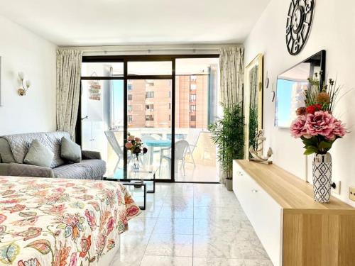 Central Fuengirola Studio Apartment with a Sea View