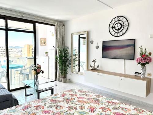 Central Fuengirola Studio Apartment with a Sea View