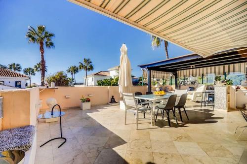 107-Exclusive Apartment with Pool, Elviria, Marbella
