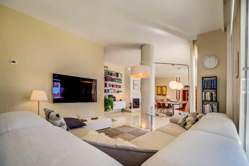 107-Exclusive Apartment with Pool, Elviria, Marbella