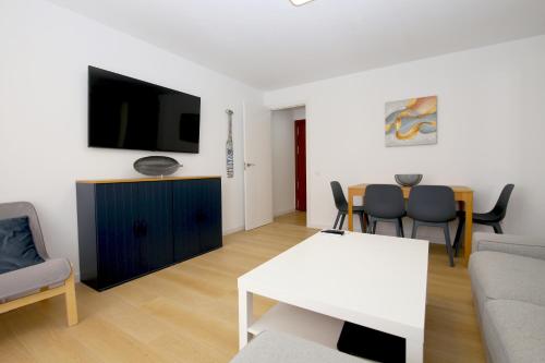 Estepona Centre Beachfront Apartment ROSSI