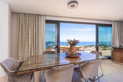 KINGS LANDING 5 stars PENTHOUSE