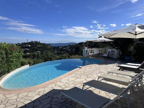 Villa avec piscine privée, climatisation et parking aux Issambres - FR-1-768-4