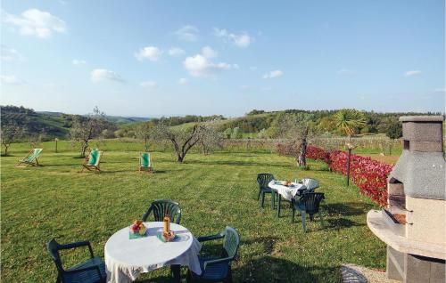 Κήπος έξω από το Cozy Apartment In Montaione Fi