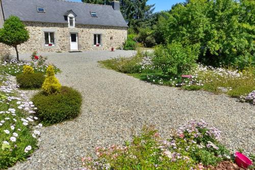 Maison au calme en pleine nature à Bourbriac