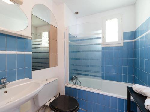 Ένα μπάνιο στο Holiday Home Les Sentolines by Interhome